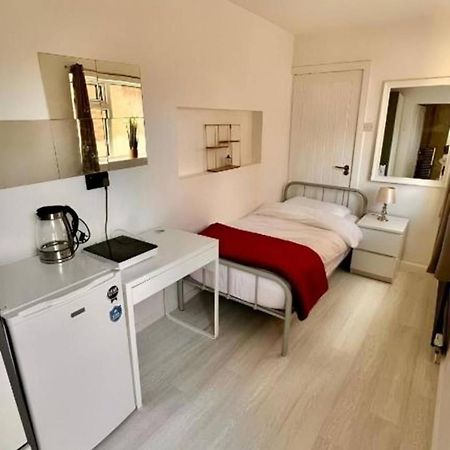 Private Single Room With Ensuite In Chorlton Manchester Exteriör bild