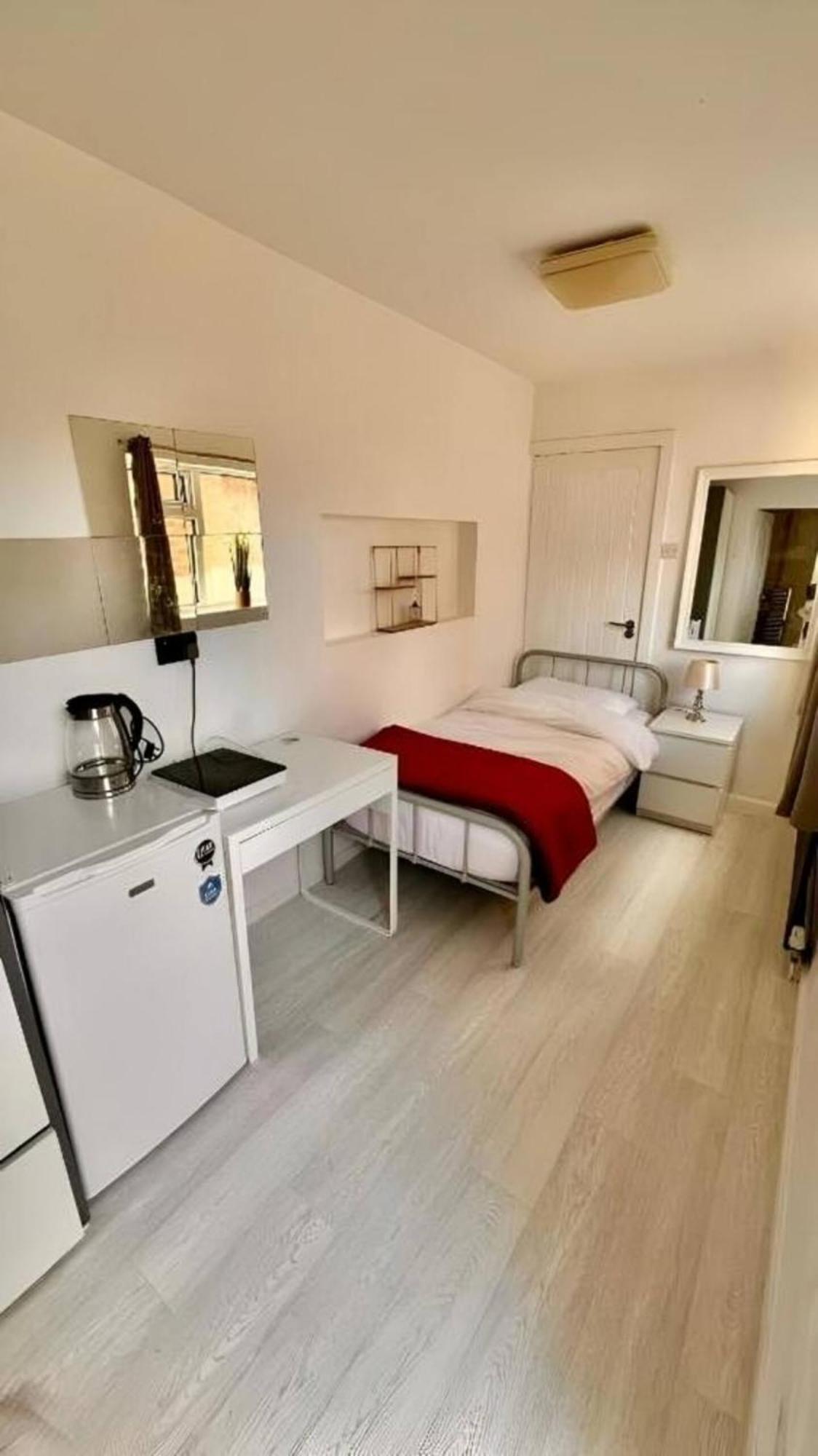 Private Single Room With Ensuite In Chorlton Manchester Exteriör bild